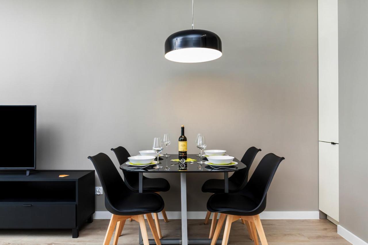 Modern City Center Apartments By Noclegi Renters Poznań Buitenkant foto